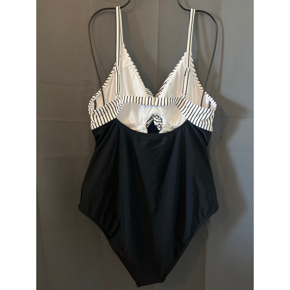 Cupshe Striped Twist Front Keyhole One Piece Swimsuit Black White XL - Picture 2 of 3